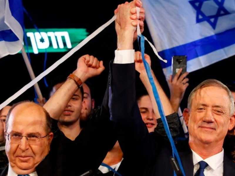 L&rsquo;ex capo di stato maggiore di Israele, Benny Gantz (a destra) (foto LaPresse)