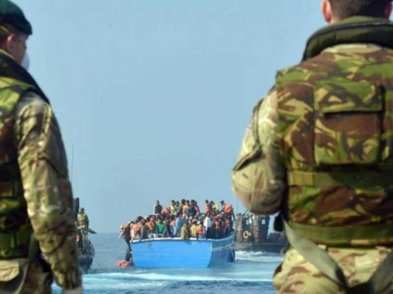 Libia, maxi soccorso per tremila migranti: mobilitate tutte le navi europee (foto LaPresse)
