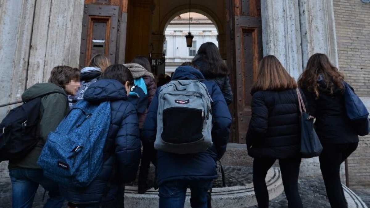 Immagine di L’inutile superiorità scolastica del genitore 2 nelle iscrizioni online