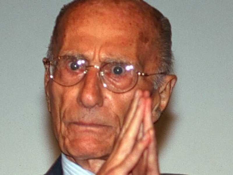 Indro Montanelli (foto) era controcorrente, era la stecca nel coro e ne fece il vezzo di una vita (Foto LaPresse)