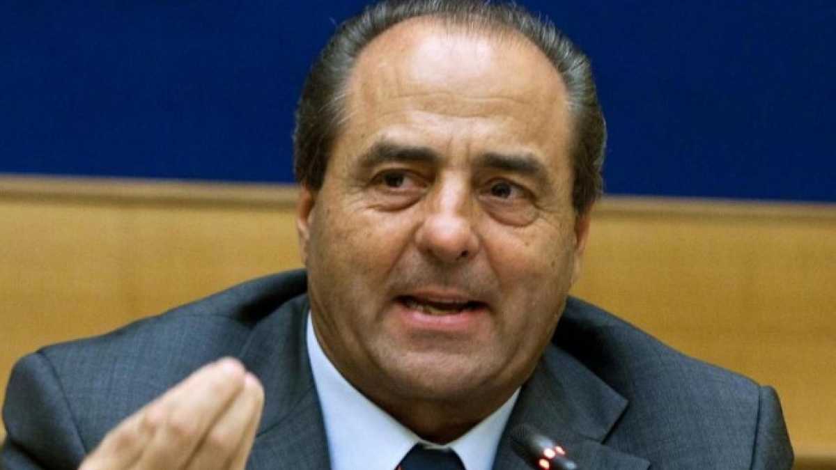 Immagine di Di Pietro contro gli incapaci dell’anticasta