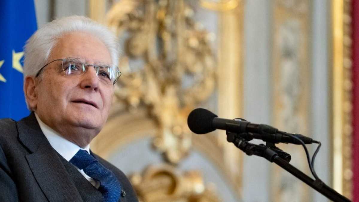 Immagine di Mattarella boccia la "terza via" del governo sul Venezuela