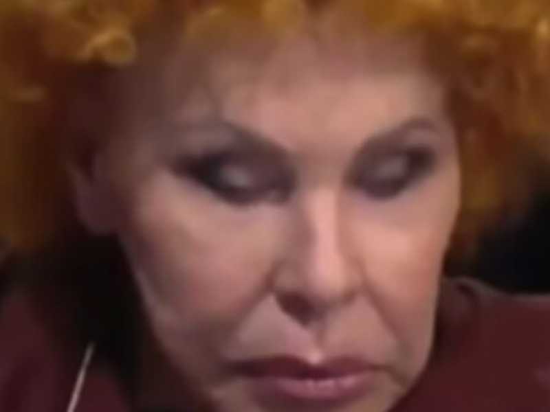 Ornella Vanoni si &egrave; addormentata nel programma "Ora o mai pi&ugrave;" di Amadeus su Rai 1 (Immagini prese da Youtube)