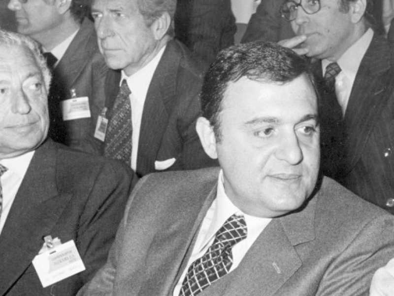 L&rsquo;unico nell&rsquo;attuale governo a ricordare bene quei giorni &egrave; Paolo Savona (al centro nella foto), allora vicino al governatore della Banca d&rsquo;Italia e poi in Confindustria come direttore generale (foto 