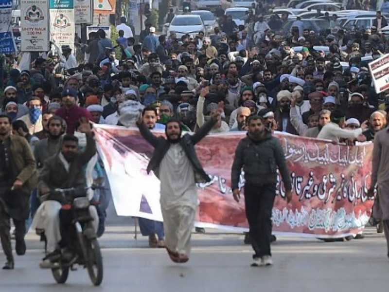 Una protesta a Karachi, in Pakistan, contro l'assoluzione di Asia Bibi. Foto LaPresse