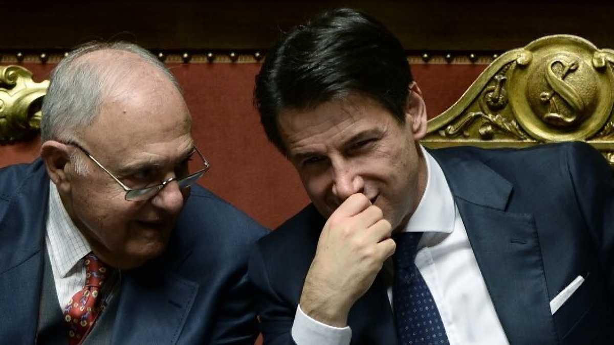Immagine di Accordo gialloverde su Savona alla Consob - Il danno di avere due poliziotti come garanti dei mercati