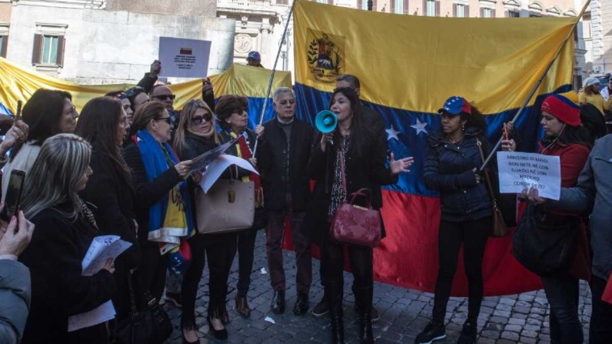 Immagine di "La Lega è anti Maduro? Allora stacchi la spina al governo", dice Tajani