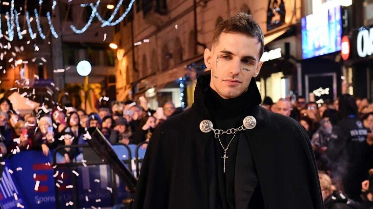 Immagine di La vera colpa di Achille Lauro sono i suoi tatuaggi in faccia