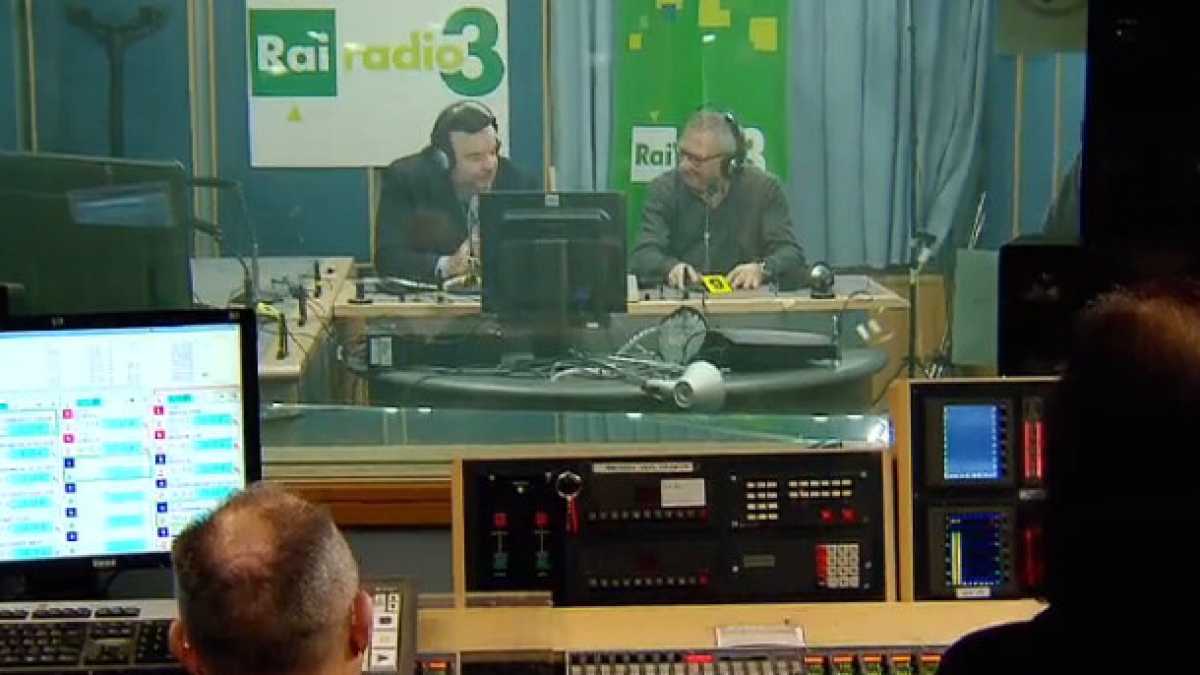 Immagine di Il duo che scherza con i santi