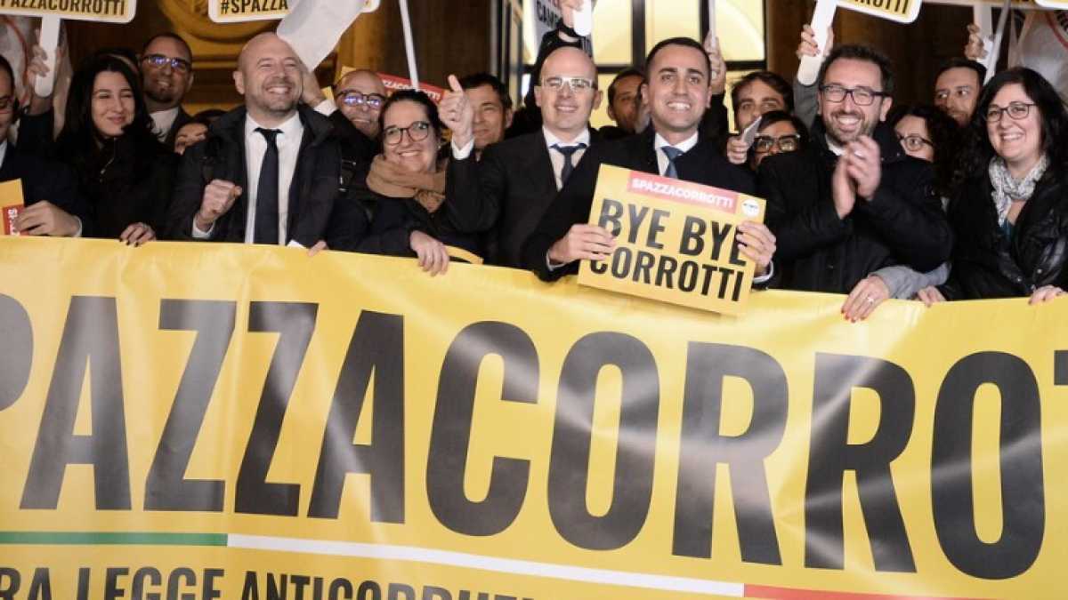 Immagine di Alle regionali in Sardegna il M5s non rispetta le norme scritte dal M5s