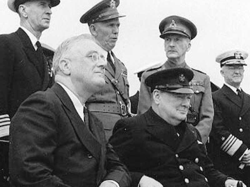  Roosevelt con Churchill Placentia Bay (foto tratta da Wikipedia)
