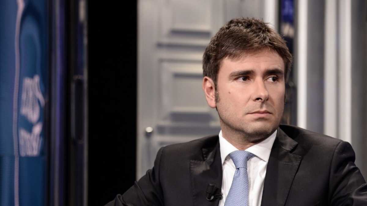 Immagine di Altro che “neutralità”, Di Battista organizzava convegni a favore di Maduro