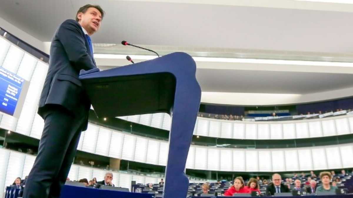 Immagine di L’isolamento diplomatico dell’Italia spiegato con il flop di Conte a Strasburgo