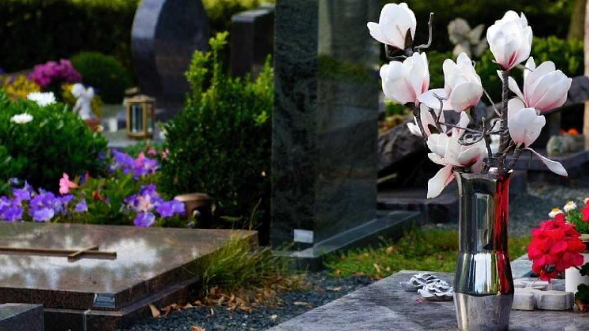 Immagine di Sempre meno sepolcri dietro di noi