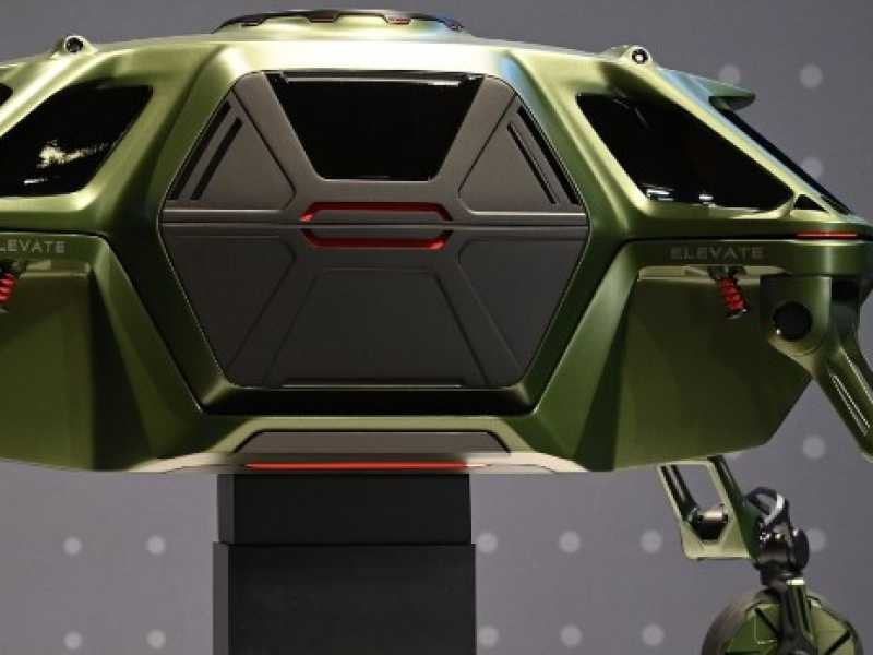 La "walking car" di Hyundai, presentata al Ces di Las Vegas. Foto LaPresse
