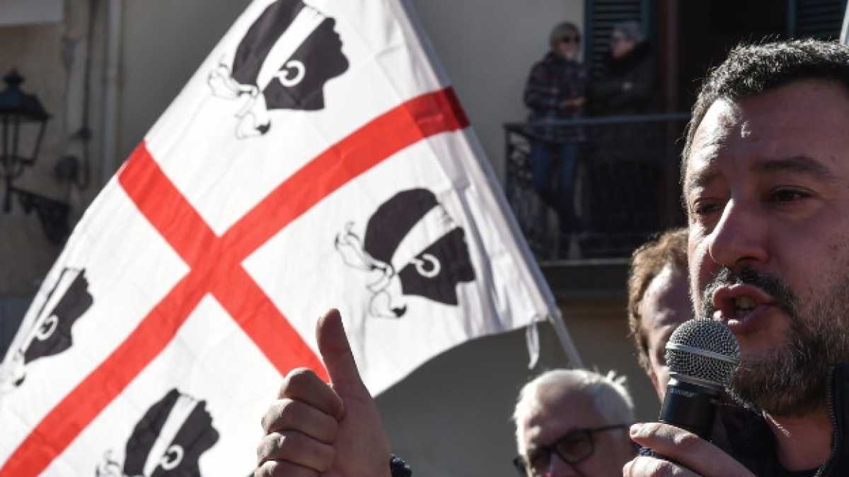 Immagine di Il menù della finta crisi. Salvini sospeso tra voto e pecorino sardo