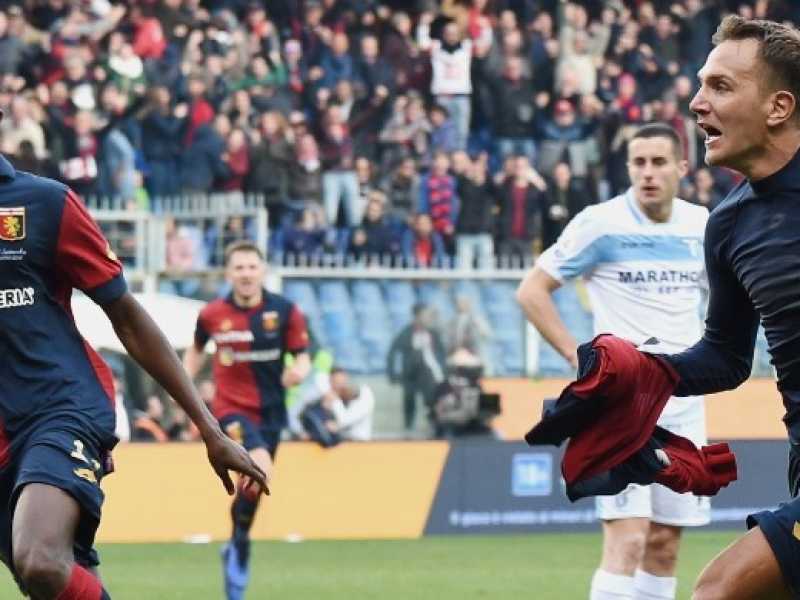 Domenico Criscito esulta dopo il gol allo scadere contro la Lazio (foto LaPresse)