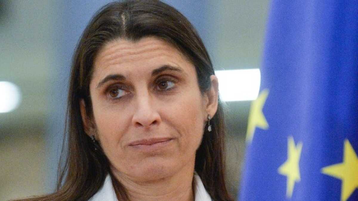 Immagine di Dio benedica chi si quota, mentre la produzione industriale crolla