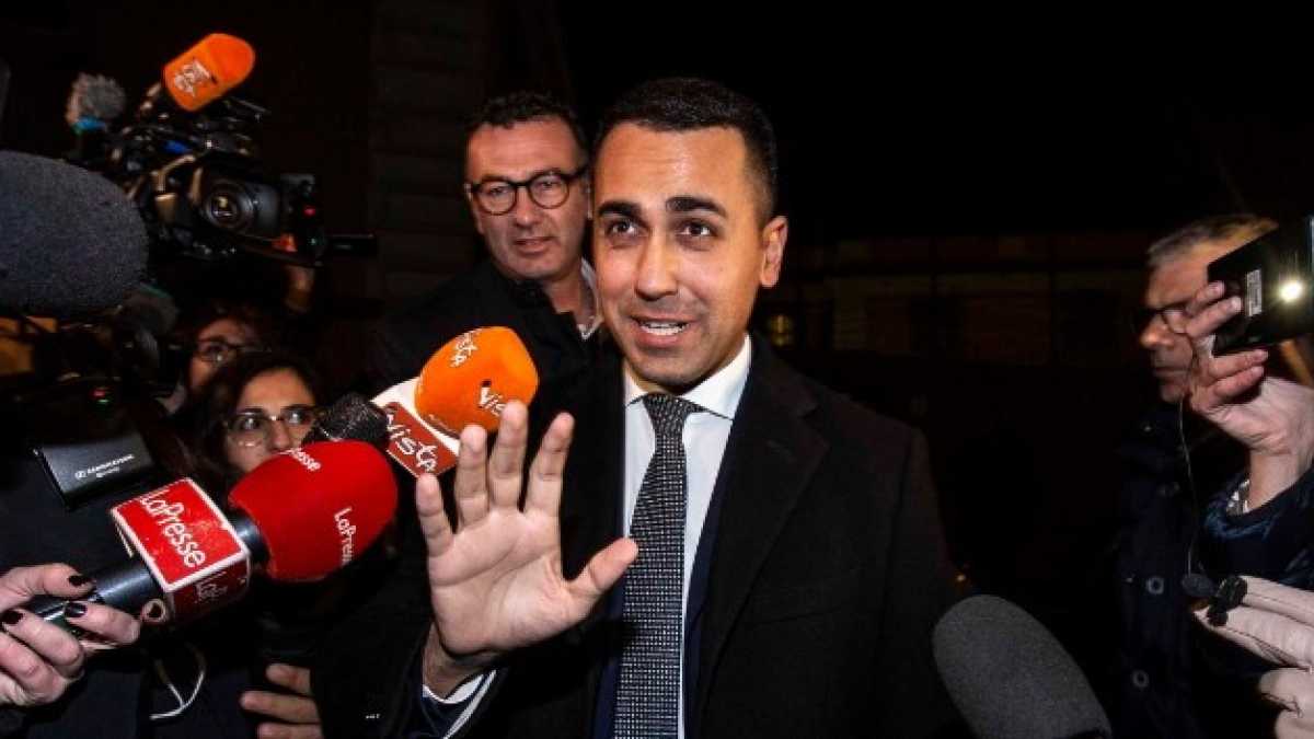 Immagine di Di Maio in fuga dalla Sardegna per ridurre lo choc di un M5s al 20 per cento