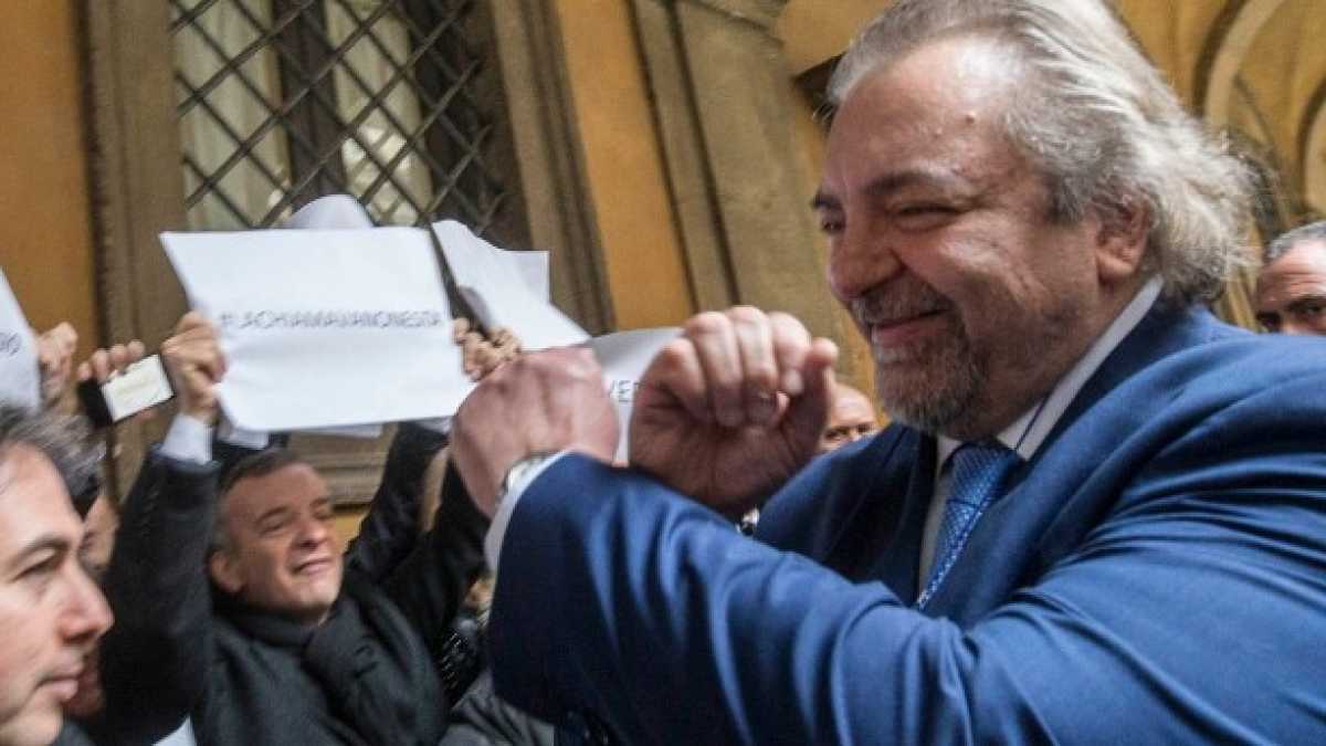 Immagine di Grillini fedeli alla linea (di Casaleggio): immunità per Salvini