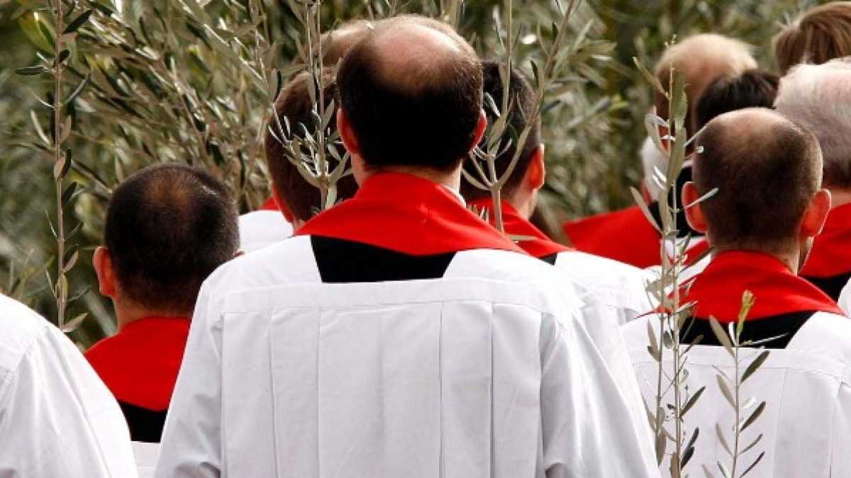 Immagine di Preti e figli. La paradossale garrota sul celibato e altri scandali