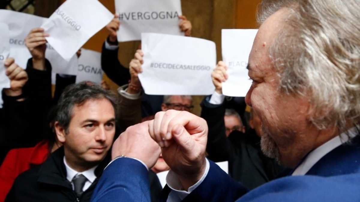 Immagine di Il Pd fa il M5s e il M5s segue la linea di FI. Il caso Salvini dà alla testa