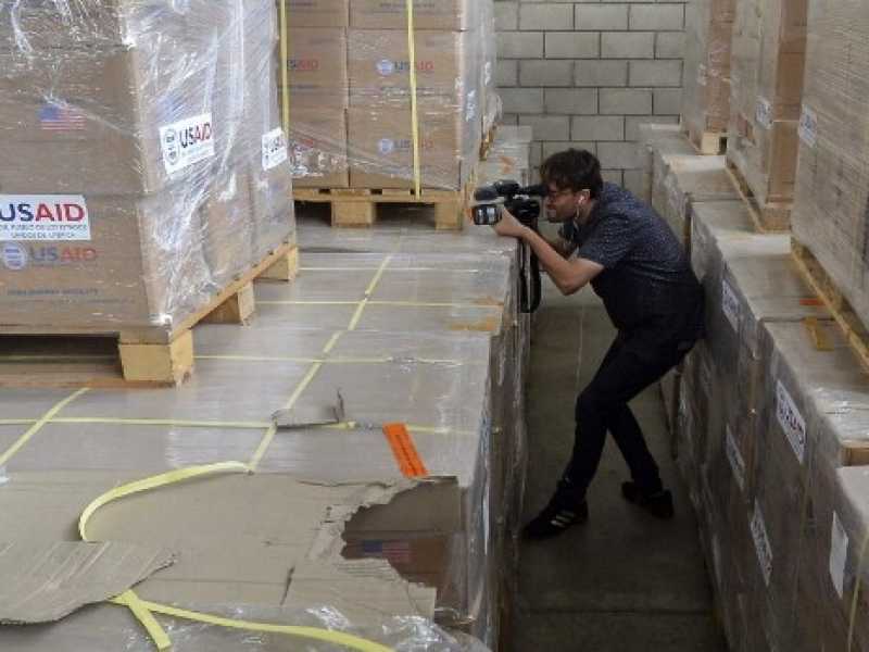 Gli aiuti umanitari inviati dall'America in Venezuela (Foto LaPresse)