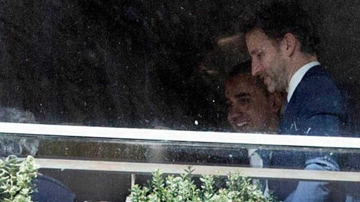 Immagine di Il Bambino (Di Maio) alle prese con Grillo e Casaleggio al pranzo in terrazza