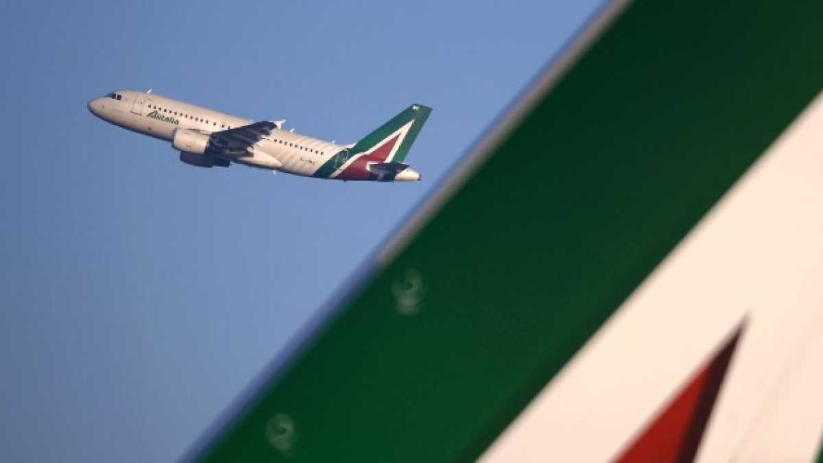 Immagine di Tria sconfessa Di Maio e Toninelli: Alitalia non sarà nazionalizzata