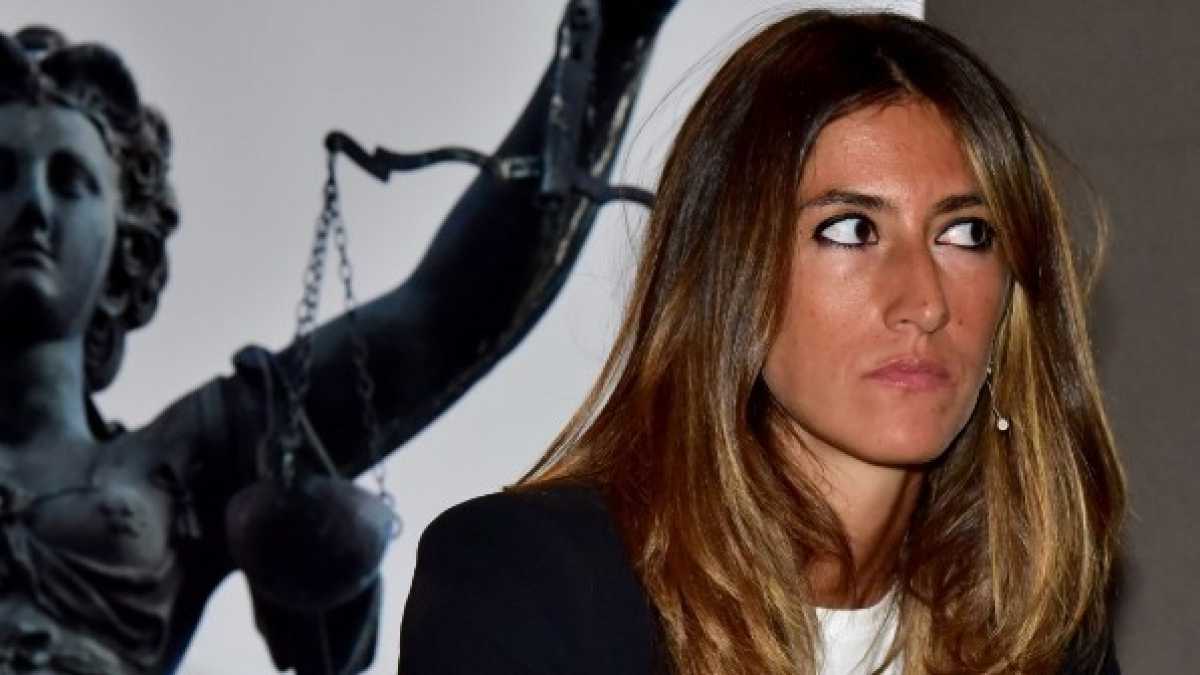 Immagine di Lettera completa e bella ad Annalisa Chirico