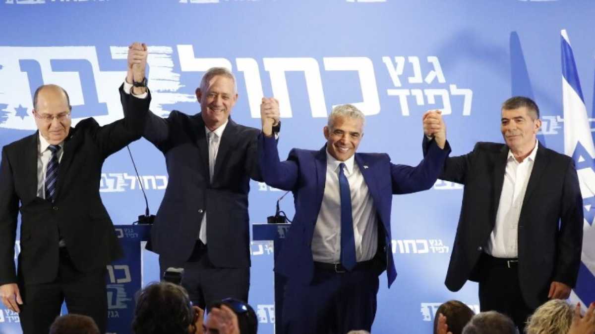 Immagine di Blu e Bianco è il fronte dei generali (+ anchorman) che sfida unito Netanyahu