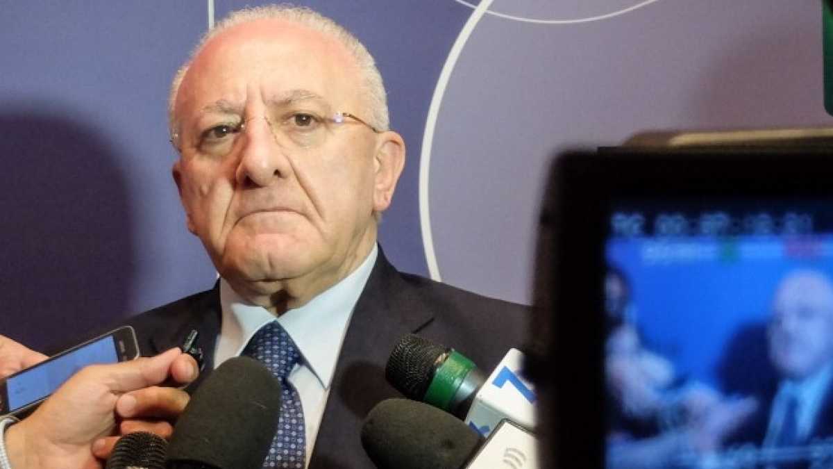 Immagine di De Luca a ruota libera