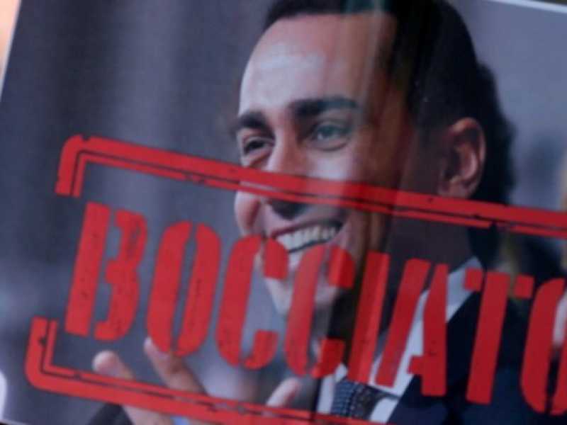 È ufficiale, il M5s soffre di personalità scissa