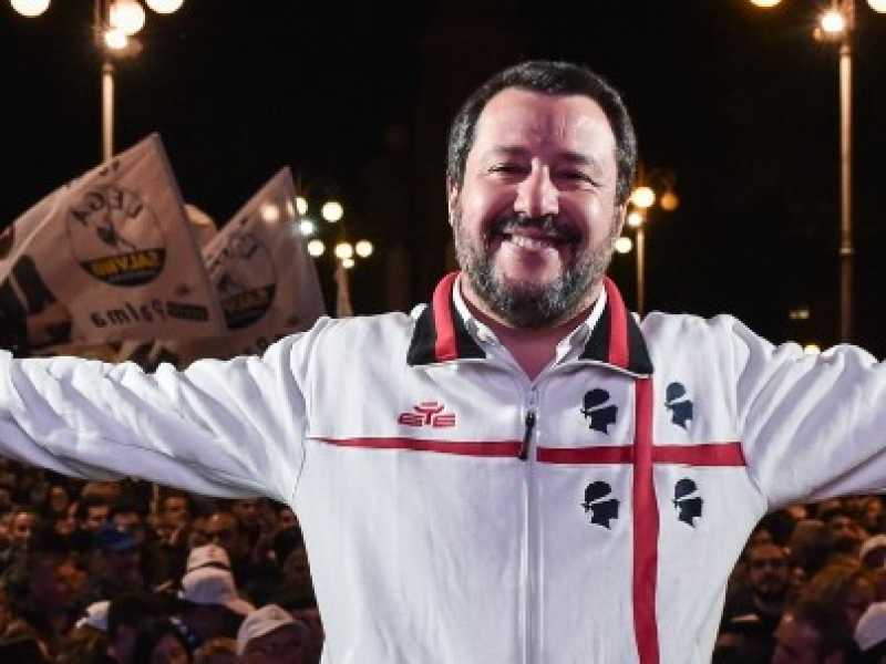 La gaffe pastorale di Salvini e la lite su Emiliano
