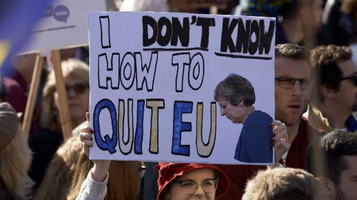 Immagine di Una scrittrice inglese ci spiega come sfidare la Brexit con un nuovo passaporto