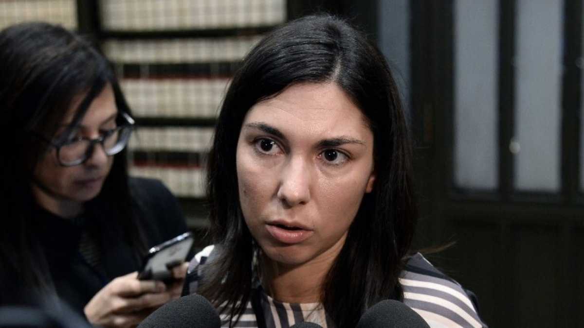 Immagine di Giulia Sarti si dimette e si autosospende dal M5s