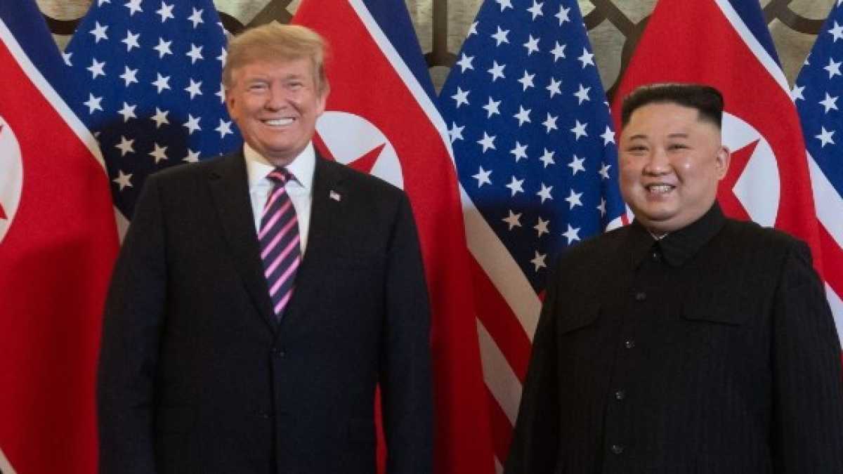 Immagine di Trump incontra di nuovo Kim e questa nuova “normalità” è inquietante