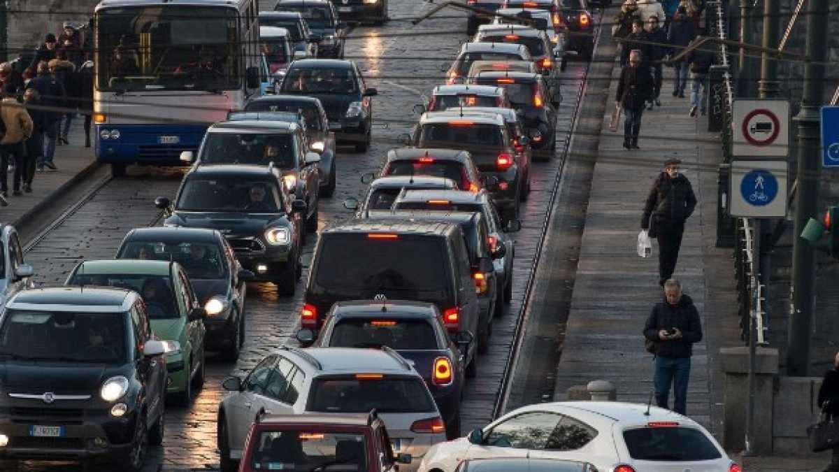 Immagine di Per l’automobile non sarà un anno bellissimo grazie ai prelievi dimaieschi