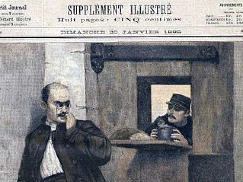 Alfred Dreyfus in carcere, in un'illustrazione del Petit Journal. 