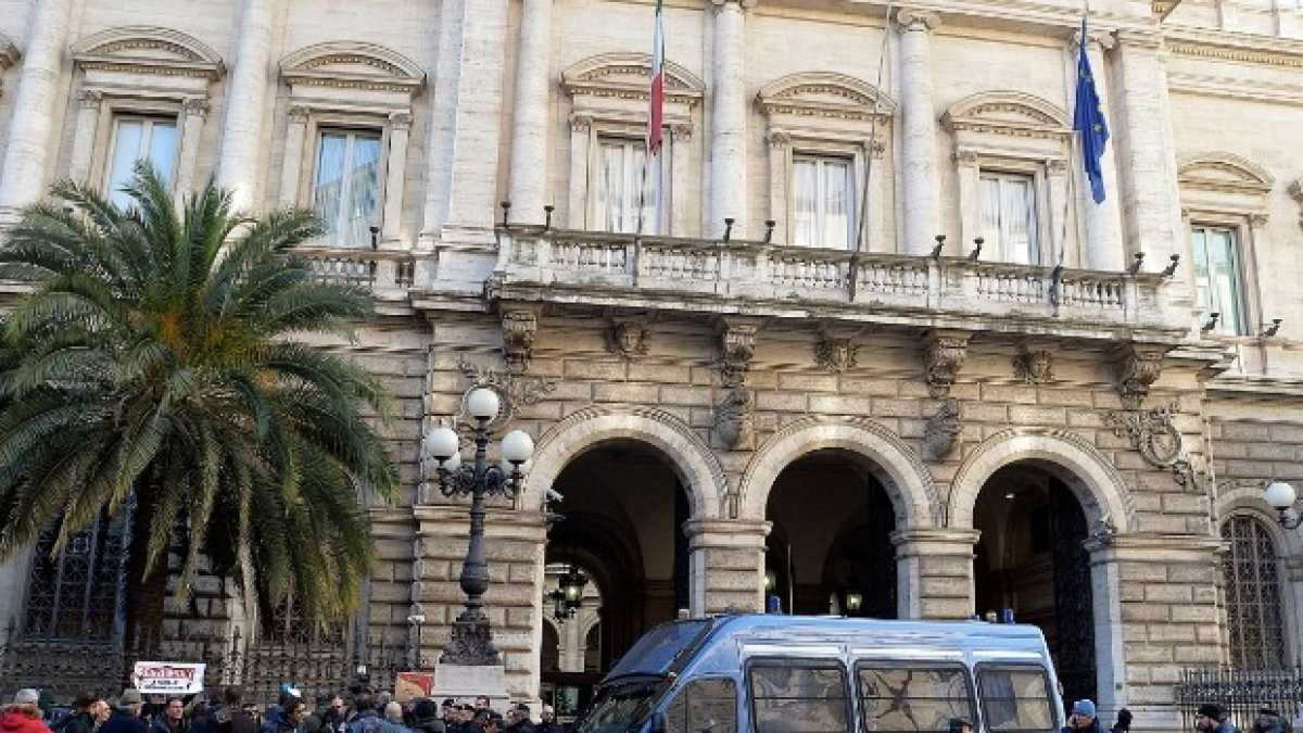 Immagine di L'asse tra Lega e M5s per spingere Salvini contro la Banca d’Italia