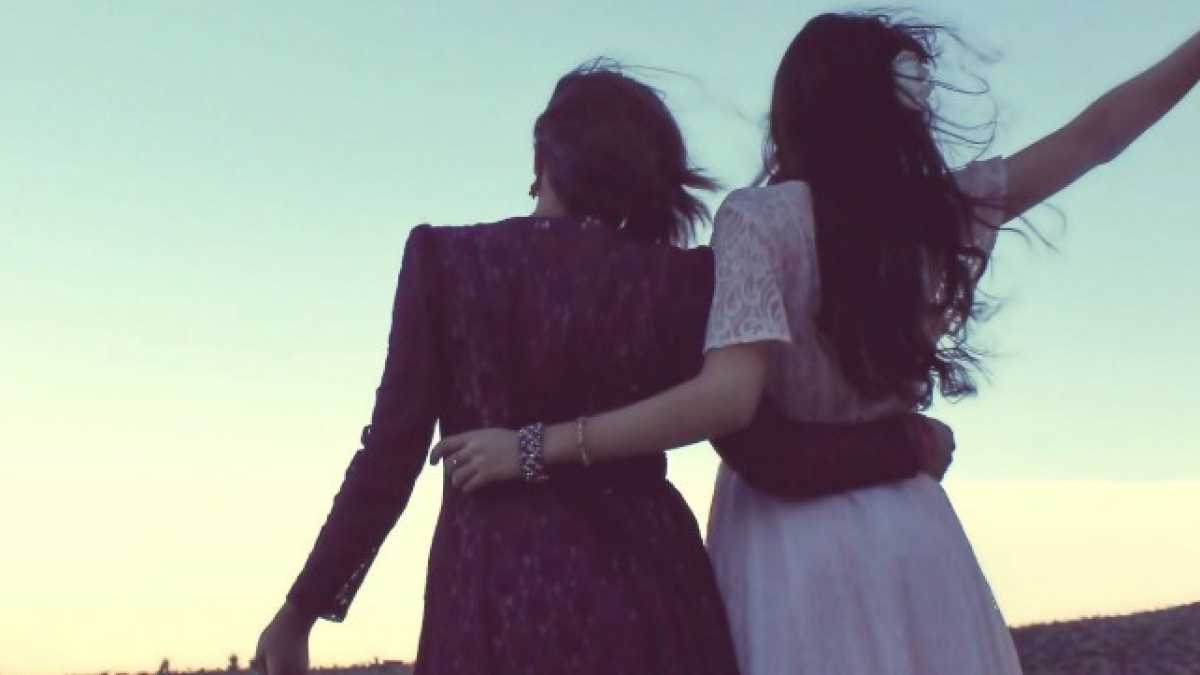 Immagine di L’amicizia fra due donne che resiste alle onde del destino