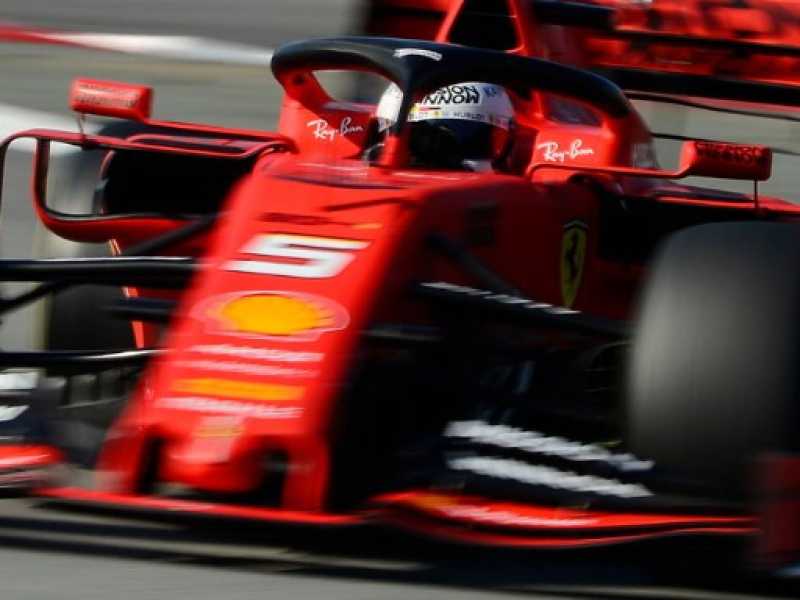 La Ferrari di Vettel durante i test di Barcellona (foto LaPresse)