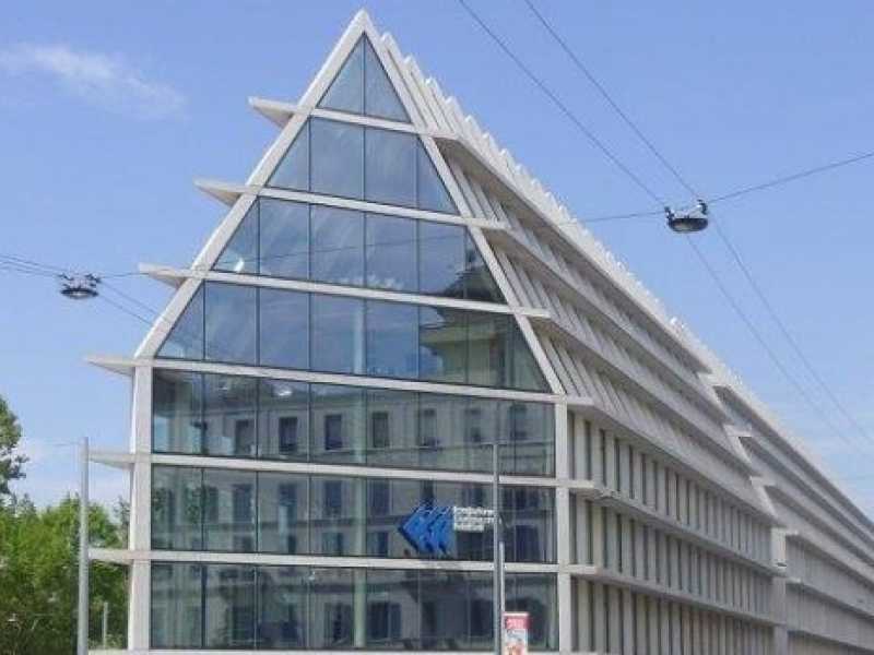 La nuova sede della fondazione Feltrinelli a Milano (Foto via Facebook)