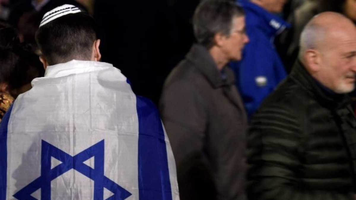 Immagine di “Metà degli ebrei di Grenoble è fuggita”. La Francia si svuota per antisemitismo