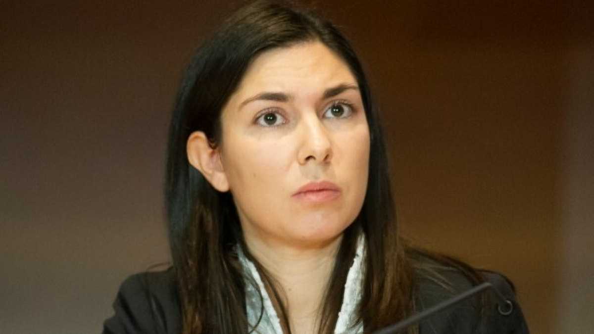 Immagine di Giulia Sarti non lascia il M5s (per ora)