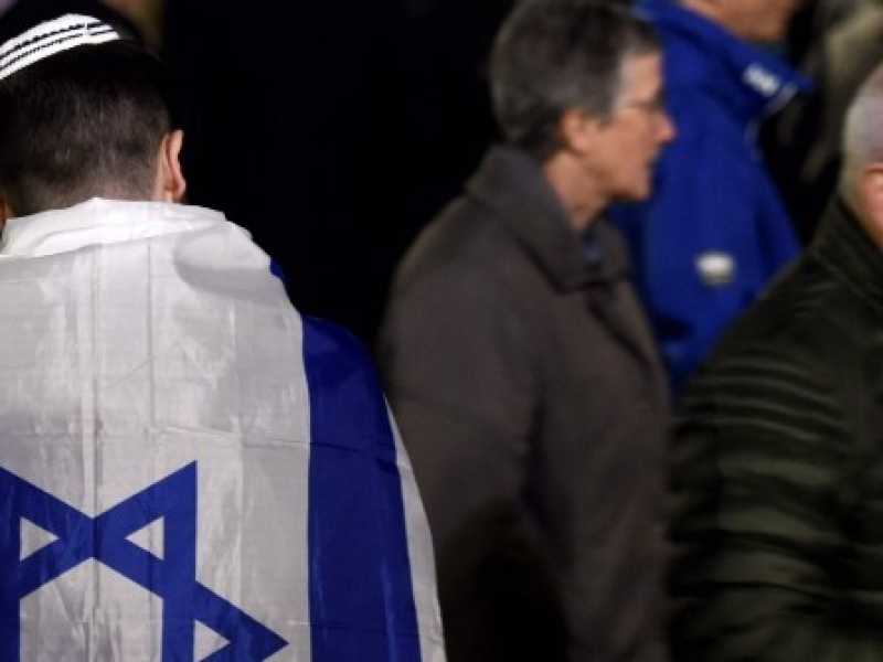 Francia, manfestazione di protesta contro l'antisemitismo a Parigi (foto LaPresse)