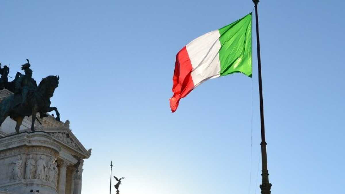 Immagine di Basta “profondo ed autentico”. Confesso: preferisco l’immanenza alla Patria