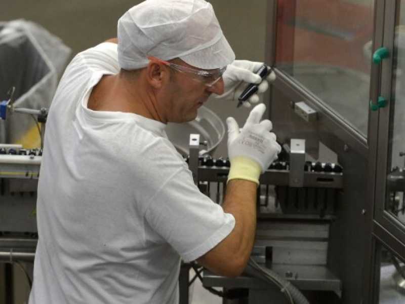 Settimo Torinese, un operaio fabbrica di cosmetici (foto Imagoeconomica)