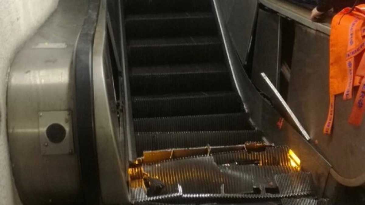 Immagine di Dice Simioni che in metro non funzionano le scale mobili. Ma va?