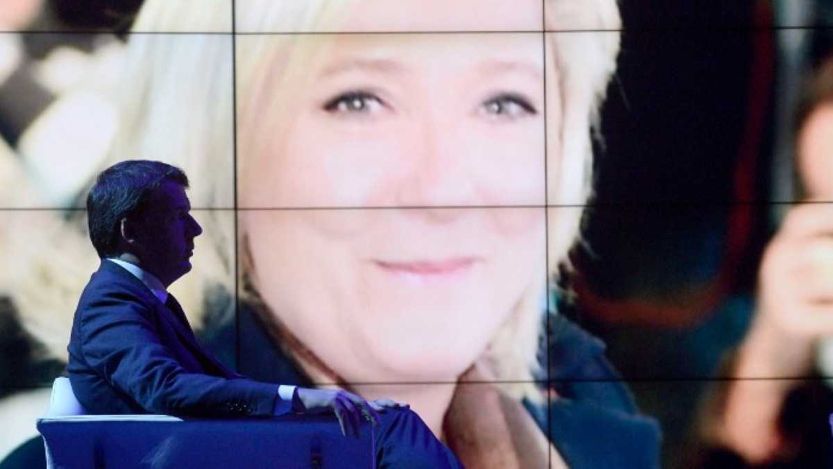 Immagine di Renzi contro Marine Le Pen in un duello televisivo
